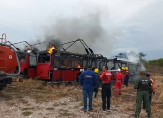 Autoridades investigarán causas de origen del incendio en Transbarca