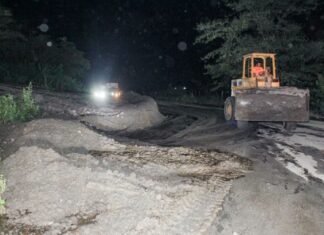 Despejan sedimentos en la Troncal 17 de la carretera Lara-Zulia tras deslave por fuertes lluvias