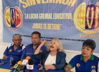 Maestros exigen convertir el bono de guerra en salario para que tenga incidencia en los aguinaldos