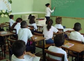 Ministro de Educación pide incorporar a las aulas a jóvenes no escolarizados