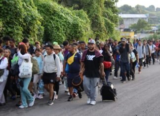 Migrantes venezolanos en el sur de México preparan nueva caravana hacia EEUU