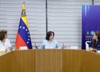 Evalúan agenda de atención integral a la mujer y recuperación en los centros de salud del país