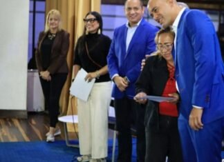 Inicia carnetización de docentes para el pasaje preferencial a partir del 20Nov
