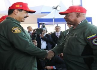 Jefe de Estado asciende y condecora a personal de la Aviación Militar Bolivariana