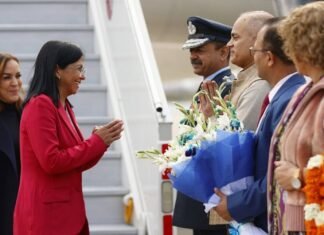 Vicepresidenta Rodríguez llega a la India para participar en la semana de la Energía