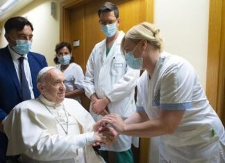 El Vaticano anuncia que el papa no acudirá a actos previstos el próximo fin de semana