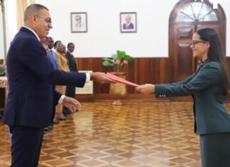 Embajadora venezolana entrega Cartas Credenciales ante el presidente de Santo Tomé y Príncipe