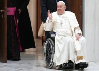 El papa afirma que sigue con confianza su hospitalización en el Gemelli