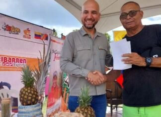 Alcaldía de Iribarren presenta piña guara en stand de la AgroFest de Barbados
