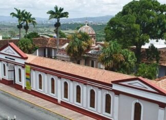 Invitan a la exhibición «Automiradas: lo femenino como imagen propia» en el Museo de Barquisimeto