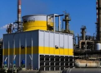 Eni continuará produciendo gas en Venezuela y dialoga con EEUU tras prohibiciones
