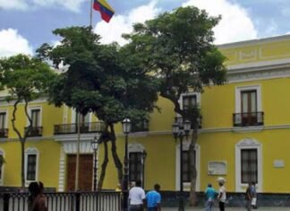 Venezuela lamenta muerte del papa y agradece canonización de Hernández