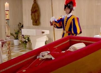 Realizan honras fúnebres del Papa Francisco en la Capilla de Santa Marta