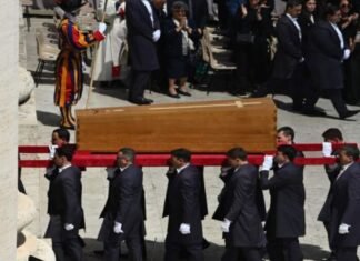 Realizan sepelio del Papa Francisco en la basílica de Santa María la Mayor