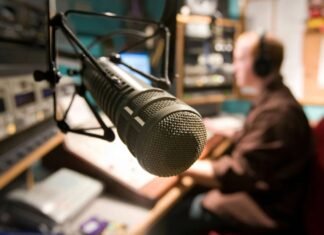 La radio se escucha más que nunca y es clave en momentos críticos en España