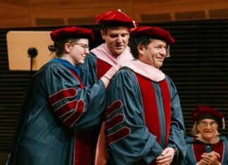 Confieren título honorario de Juilliard en ceremonia desde Nueva York al director Gustavo Dudamel