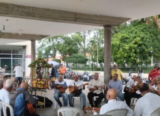 Rinden homenaje a San Antonio con sones y décimas en la Plaza de la Justicia de Barquisimeto