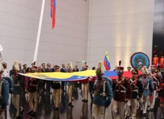 Realizan actos por Día del Ejército y 204 Años de la Batalla de Carabobo en el Panteón Nacional