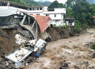 Varias zonas están incomunicadas y siguen las intensas lluvias en Mérida