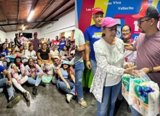 Alcalde Derby Guedez entregó ayudas sociales