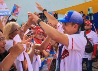 Arrancó Yanis Agüero la campaña con una marcha y compromiso popular en Iribarren