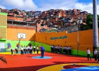 Rehabilitaron más de 400 instituciones educativas a través de las Bricomiles durante el año escolar 2024-2025