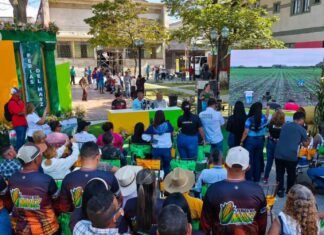 Realizan Feria del Maíz 2025 celebrando la identidad cultural y agrícola en Chivacoa