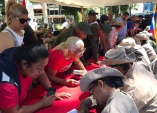 Realizan jornada de alistamiento militar en la Plaza Bolívar de Barquisimeto