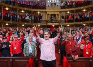 Maduro insta al PSUV fortalecer gestión de gobierno y preparación para la lucha armada