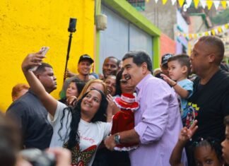 Maduro asegura que no tiene precio y no se le vende a nadie