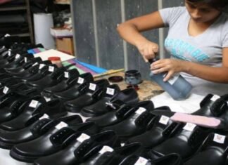 Producción de zapatos escolares ronda los 30 dólares