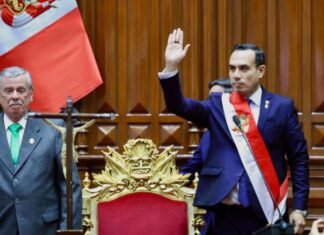 José Jerí Oré fue juramentado como presidente interino de Perú