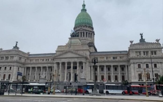 2025-10-25 - Celebrarán elecciones legislativas nacionales este 26 de octubre en Argentina