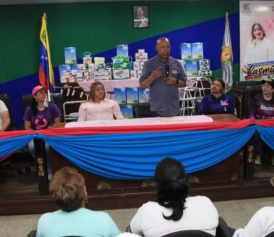 Gobernador Reyes Reyes entregó 50 ayudas a través del 1X10 en el municipio Torres
