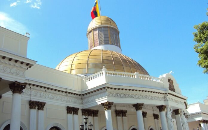 2025-10-28 - Asamblea Nacional debatirá declarar «persona non grata» a primera ministra de Trinidad y Tobago