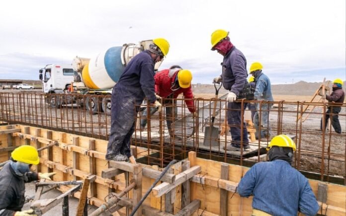 2025-10-30 - Sector privado desarrolla más de 37% de las construcciones en el país