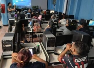 Fortalecen estrategias para la promoción del conocimiento tecnológico en Infocentro Lara