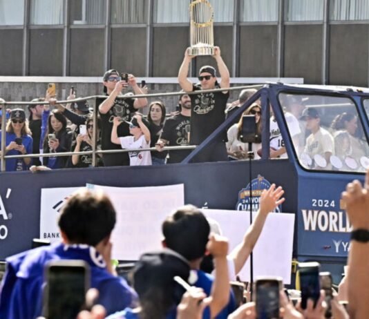 Celebraron con gran desfile el bicampeonato de Los Dodgers en Los Ángeles
